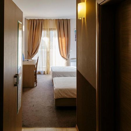 Spa&Hotel Studenac トレビニエ エクステリア 写真