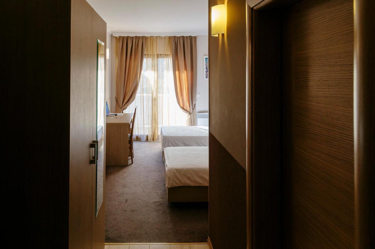 Spa&Hotel Studenac トレビニエ エクステリア 写真