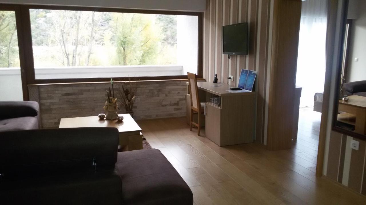 Spa&Hotel Studenac トレビニエ エクステリア 写真
