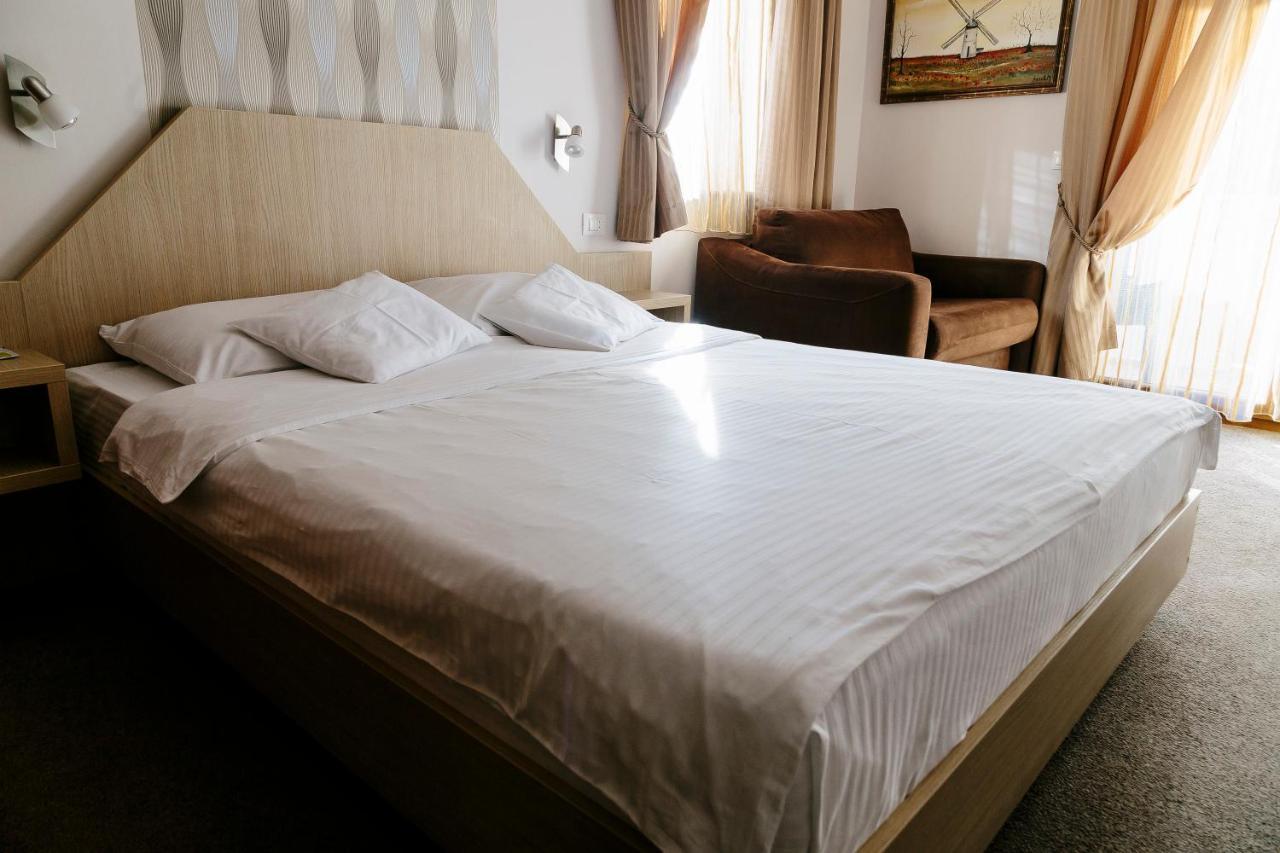 Spa&Hotel Studenac トレビニエ エクステリア 写真